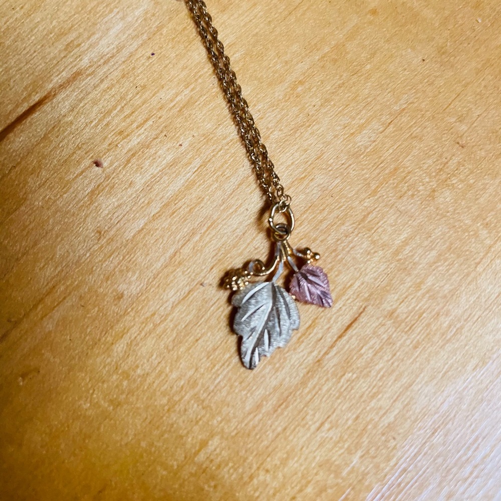 Black Hills Gold Grape Leaf Pendant